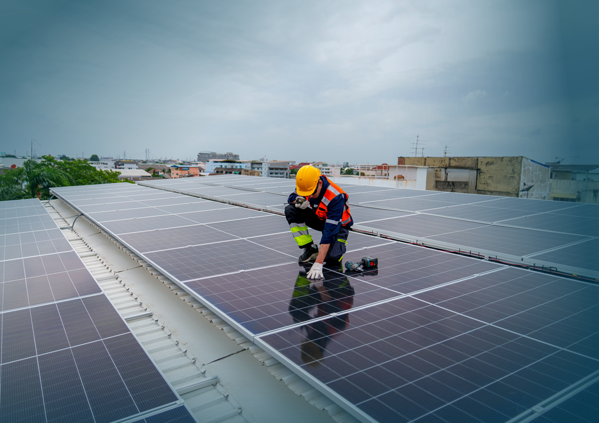 Zonnepanelen op bedrijfsdak